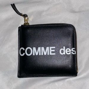 COMME DES GARÇONS HUGE LOGO WALLET